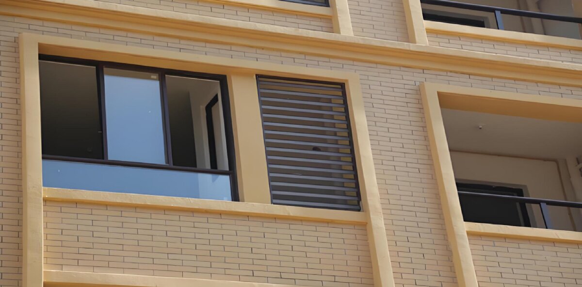 房屋外墻門窗滲水、開裂修繕！(圖1)